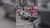 RĂFUIALĂ într-o parcare din Capitală. Momentul în care un șofer DISTRUGE mașina unui amic (VIDEO)