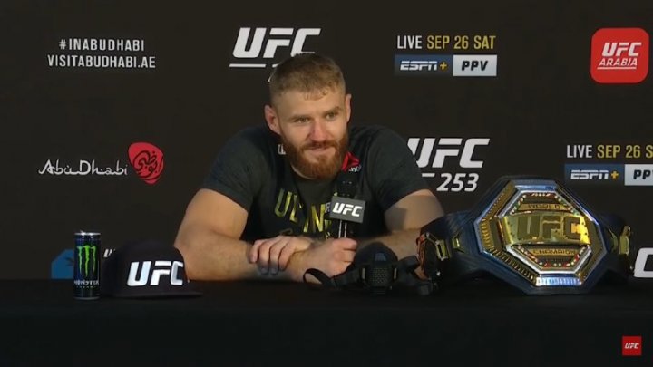 Blachowicz se pregătește de show. La UFC 259, polonezul va lupta cu Israel Adesanya