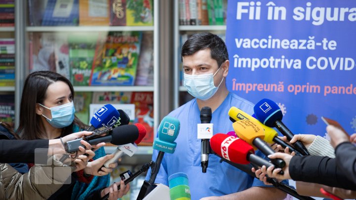 Primii lucrători medicali, vaccinați împotriva COVID-19 la Spitalul Clinic Republican (FOTO)