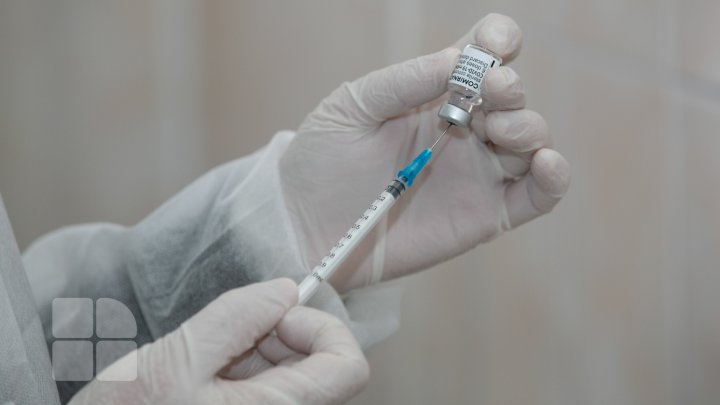 Comisia Europeană a introdus o măsură de accelerare a autorizării vaccinurilor adaptate împotriva variantelor virusului SARS-COV-2