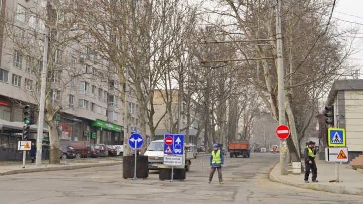 Trafic suspendat pe o stradă importantă din Capitală. Vezi cum va circula transportul public