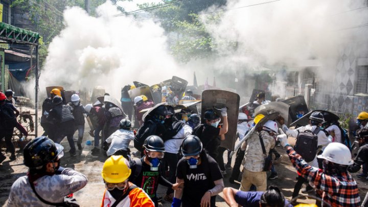 Peste 500 de civili, printre care studenţi şi adolescenţi, au fost ucişi de la începutul loviturii de stat în Myanmar