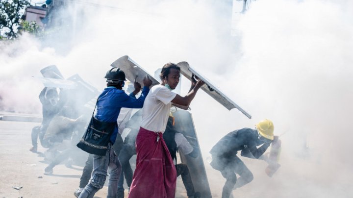 Manifestațiile din Myanmar, tot mai violente. Cel puțin 38 de protestatari, uciși duminică de polițiști