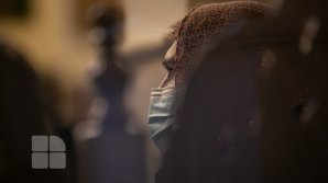 Slujba de Bunavestire la mănăstirea Sfântul Gheorghe din Suruceni. Enoriașii au respectat toate măsurile anti-COVID-19 (FOTO)