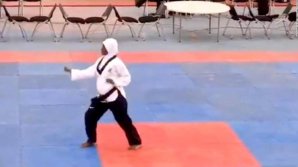 O sportivă din Nigeria însărcinată în 8 luni a câștigat un concurs de taekwondo (VIDEO)