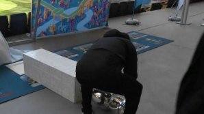 Trofeul Campionatului European a ajuns într-un tur la București, dar a căzut în momentul în care era expus la Arena Națională