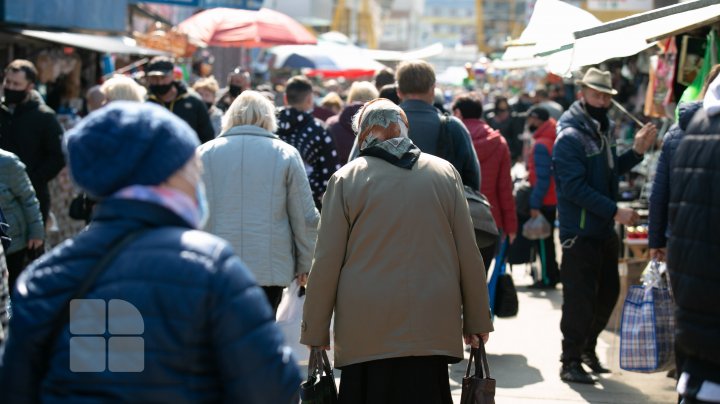 Oamenii, în goana după cumpărături pentru masa de Paşte (FOTOREPORT)