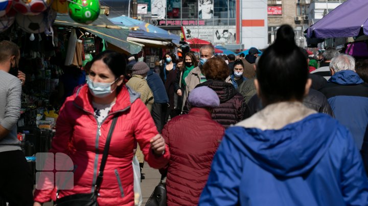 Oamenii, în goana după cumpărături pentru masa de Paşte (FOTOREPORT)