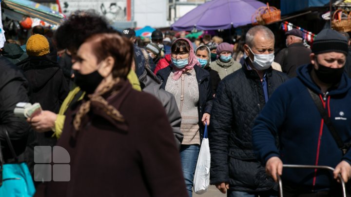 Oamenii, în goana după cumpărături pentru masa de Paşte (FOTOREPORT)