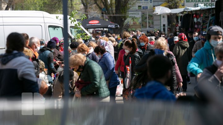 Oamenii, în goana după cumpărături pentru masa de Paşte (FOTOREPORT)