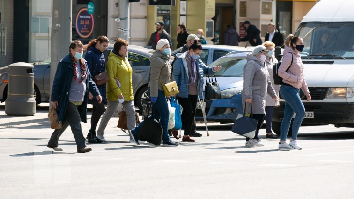 (FOTOREPORT) Haos după anularea stării de urgenţă! Cum arată cele mai aglomerate locuri din Chişinău