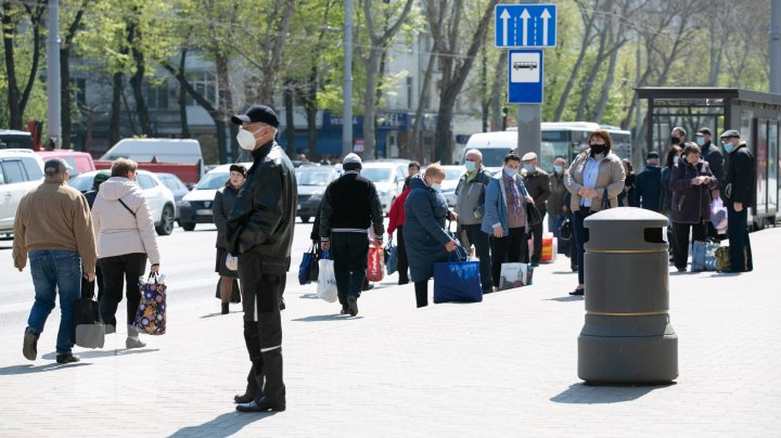 (FOTOREPORT) Haos după anularea stării de urgenţă! Cum arată cele mai aglomerate locuri din Chişinău