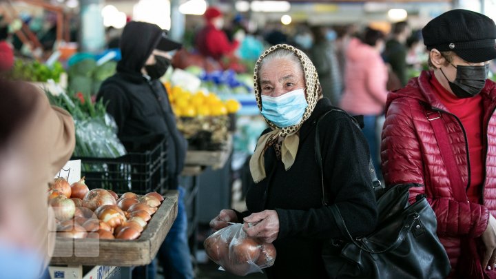 Oamenii, în goana după cumpărături pentru masa de Paşte (FOTOREPORT)