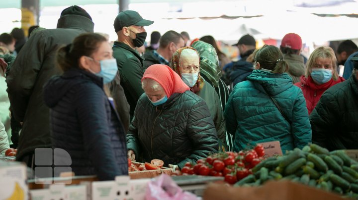 Oamenii, în goana după cumpărături pentru masa de Paşte (FOTOREPORT)