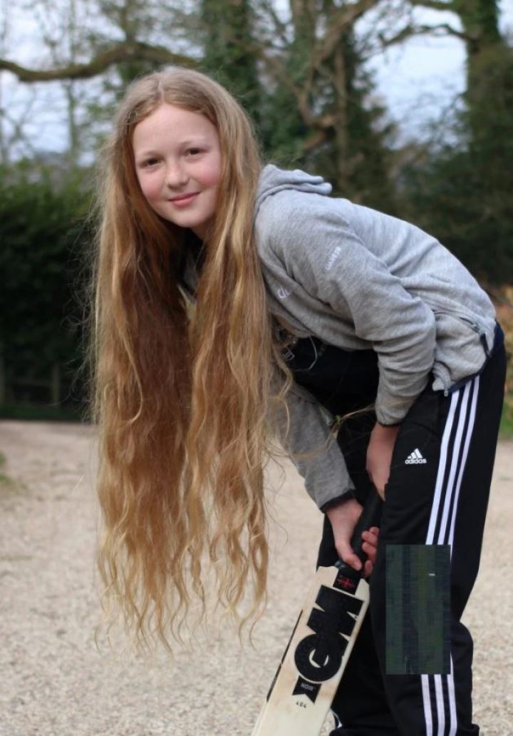 Motivul impresionant pentru care un băiat nu s-a tuns timp de opt ani (FOTO)