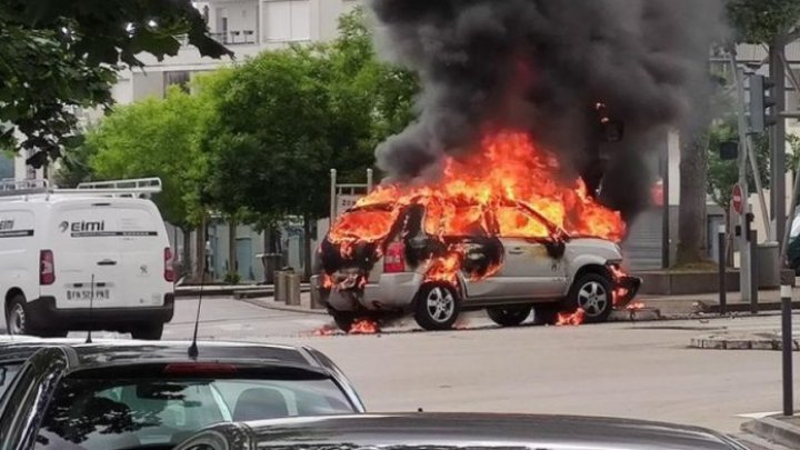 Clipe de groază în statul american Texas. Un autoturism a explodat în trafic