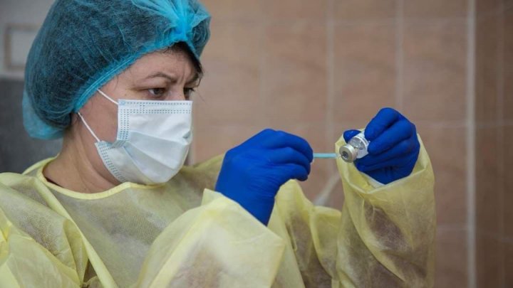 Vaccinarea cu Sputnik V a început marţi în mai multe instituţii medicale din ţară