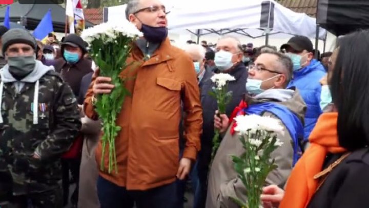 Susţinătorii lui Usatîi, în marş spre Curtea Constituţională. Ei se alătură protestului PAS (VIDEO)