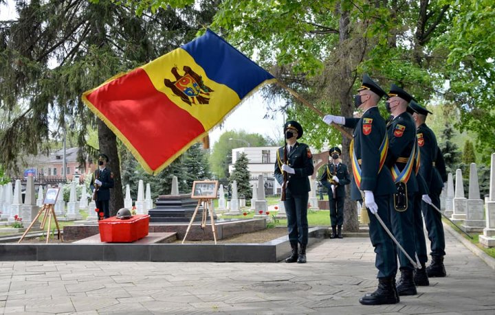 Osemintele unui ostaș kazah, decedat în cel de-al Doilea Război Mondial pe teritoriul țării noastre, repatriate (VIDEO)