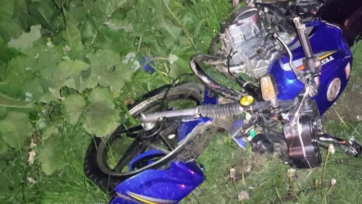 Accident TRAGIC într-o localitate din raionul Hîncești. În urma impactului, un motocilist de 19 ani a decedat (FOTO)