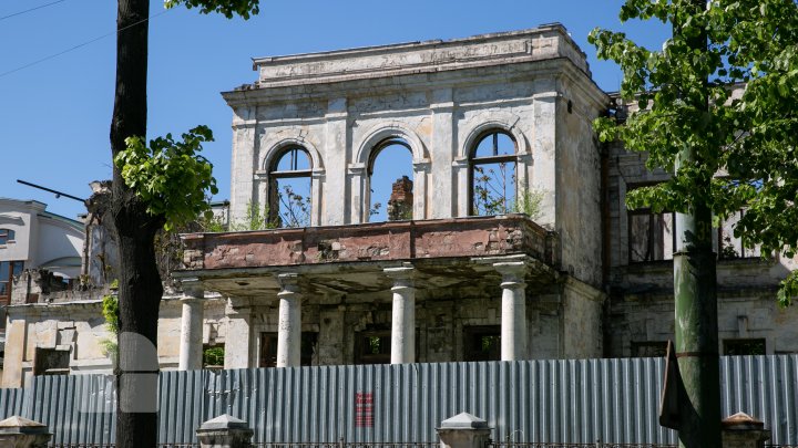 Patrimoniu, la un pas de ruinare. Peste 80 la sută dintre clădirile cu statut protejat din Capitală, într-o stare deplorabilă (FOTOREPORT)