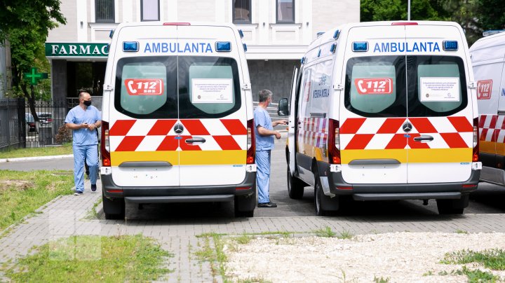 Opt ambulanțe de tip C, recepționate astăzi la Institutul de Medicină Urgentă din Capitală (FOTOREPORT)