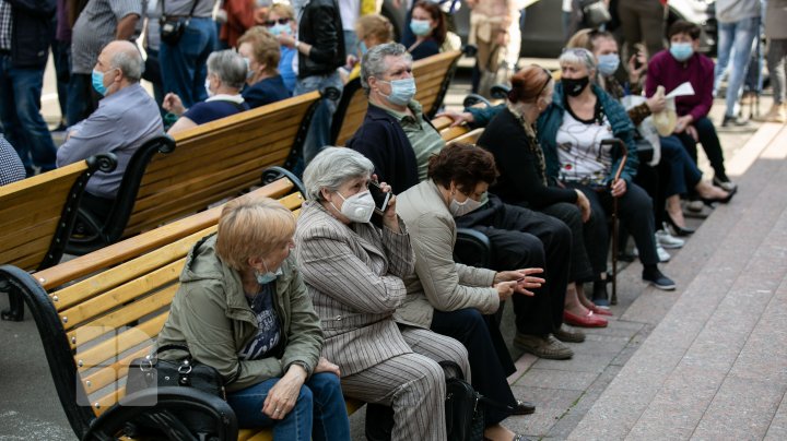 FOTOREPORT de la maratonul de vaccinare la Palatul Republicii