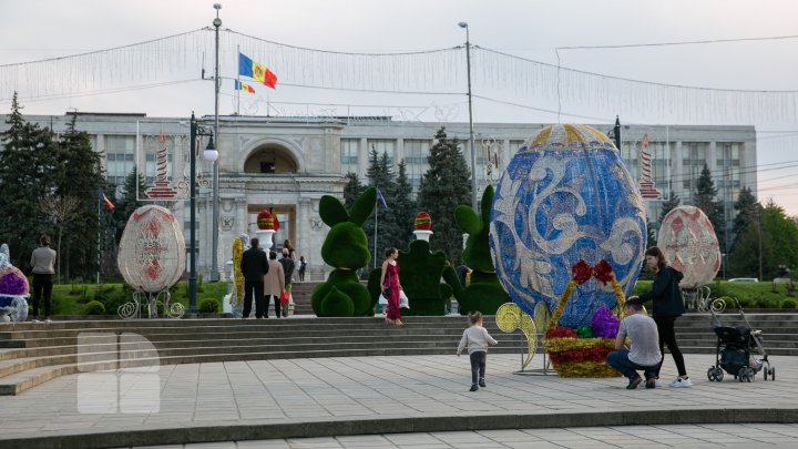 Noaptea de Înviere la Catedrala Mitropolitană (FOTOREPORT)