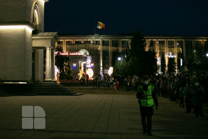 Noaptea de Înviere la Catedrala Mitropolitană (FOTOREPORT)