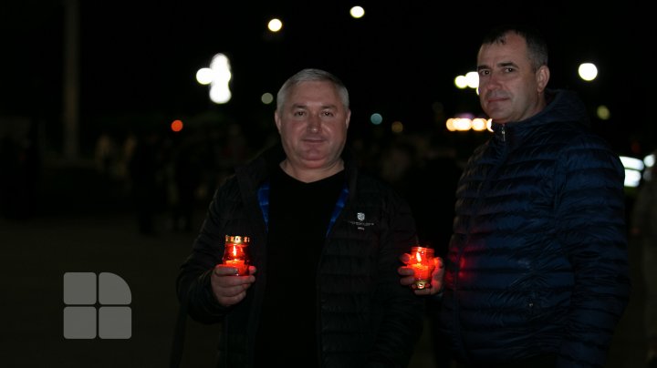 Noaptea de Înviere la Catedrala Mitropolitană (FOTOREPORT)