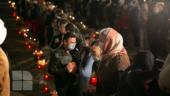 Noaptea de Înviere la Catedrala Mitropolitană (FOTOREPORT)