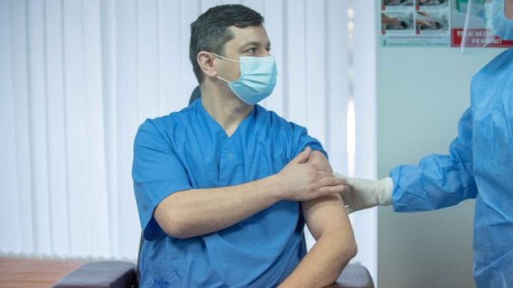 De la inițierea campaniei de vaccinare împotriva COVID-19 în R. Moldova, 80% din lucrătorii medicali din instituțiile medicale municipale și republicane, au fost vaccinați