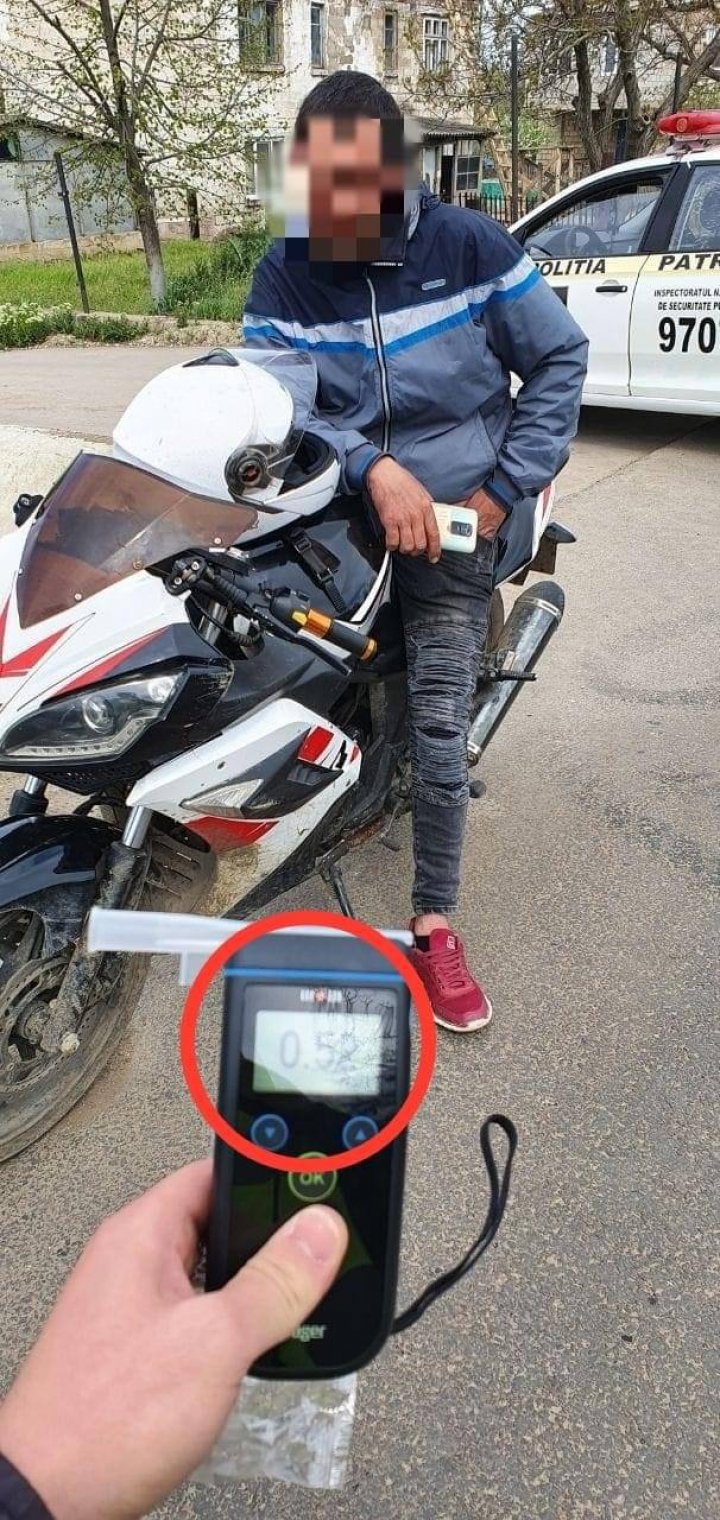 Isprava unui motociclist: A rămas fără permis de conducere, după ce a fost prins beat