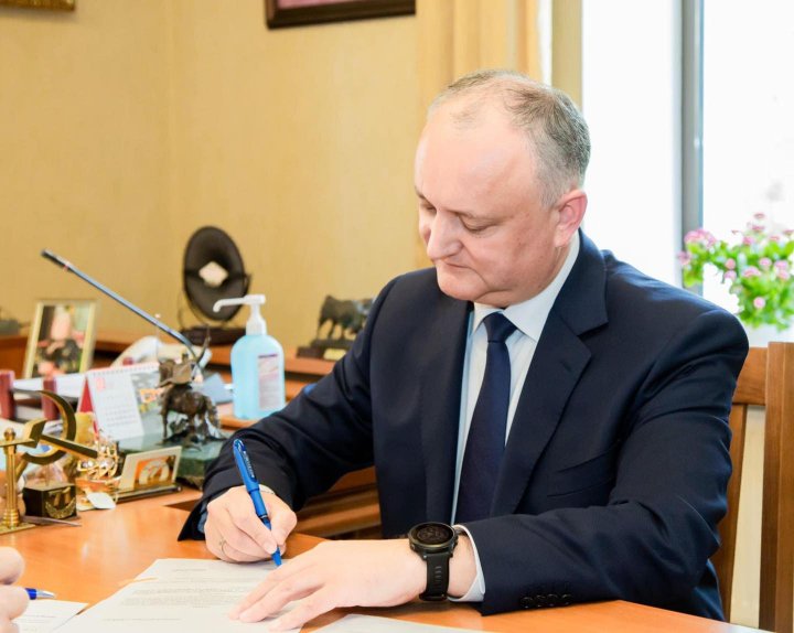 Igor Dodon și Vladimir Voronin au semnat documentul oficial de creare a Blocului Electoral al PSRM și PCRM