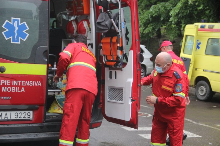 O nouă intervenţie SMURD în Moldova. O femeie care a suferit un atac vascular la Moscova, transportată la Chişinău (FOTO/VIDEO)