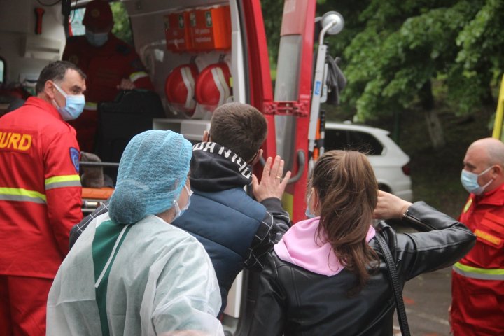 O nouă intervenţie SMURD în Moldova. O femeie care a suferit un atac vascular la Moscova, transportată la Chişinău (FOTO/VIDEO)