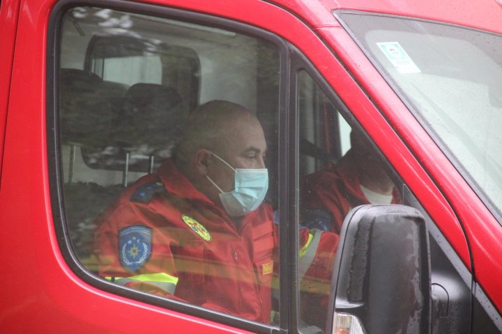 O nouă intervenţie SMURD în Moldova. O femeie care a suferit un atac vascular la Moscova, transportată la Chişinău (FOTO/VIDEO)