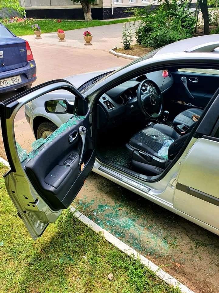 Mașina liderului PSRM din Căușeni, Oleg Cuciuc, a fost vandalizată. Făptaşii au lăsat un bilet în care îi ameninţă familia