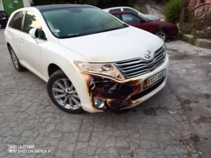 Noapte de foc în sectorul Botanica din Capitală. Patru automobile au fost mistuite de flăcări (FOTO/VIDEO)