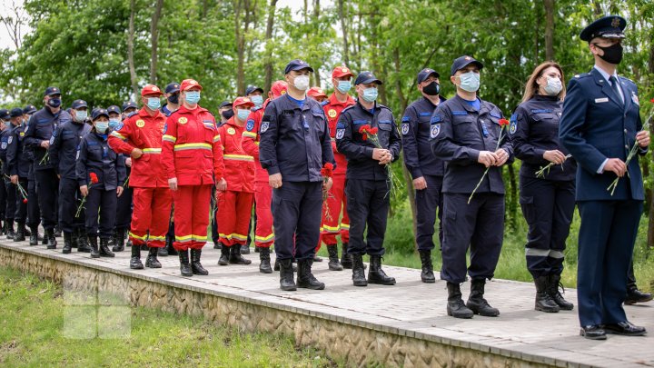 Lacrimi pentru eroii SMURD. Oamenii își amintesc cu durere despre accidentul aviatic de la Haragâș: A fost groaznic