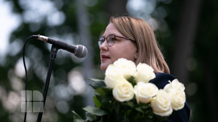 Zbor lin, maestre! Interpretul Iurie Sadovnic, condus pe ultimul drum (FOTO)