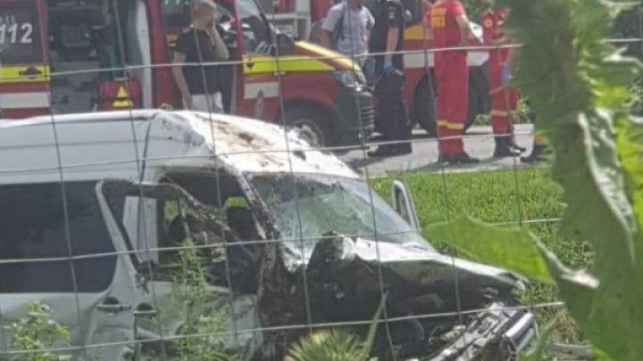 Precizările MAEIE privind accidentul din România, în care a fost implicat un microbuz din Republica Moldova