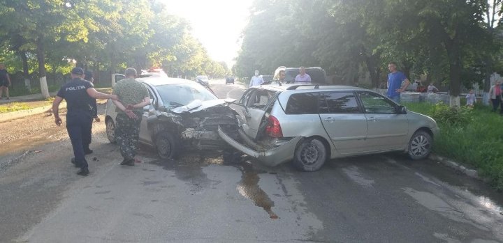 Un şofer beat, prins în timp ce circula cu 113 km/h pe un drum local. Nu s-a conformat cerințelor poliţiştilor şi a provocat un ACCIDENT GRAV