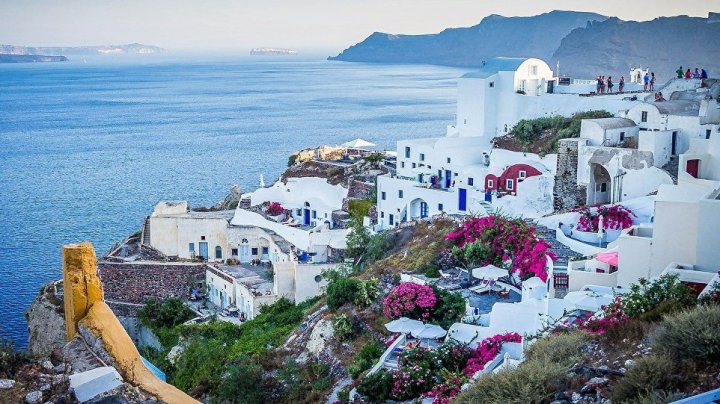 Grecia relaxează radical condiţiile pentru turişti începând din 5 iulie. Copiii sub 12 ani "călătoresc liber"