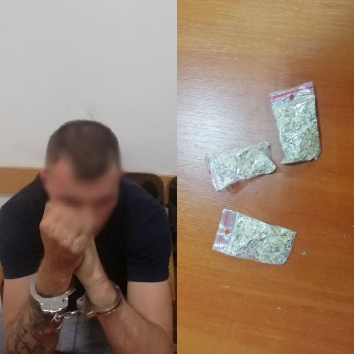 Comportamentul suspect i-a dat de gol. Ce au descoperit carabinierii asupra a doi bărbaţi din Capitală