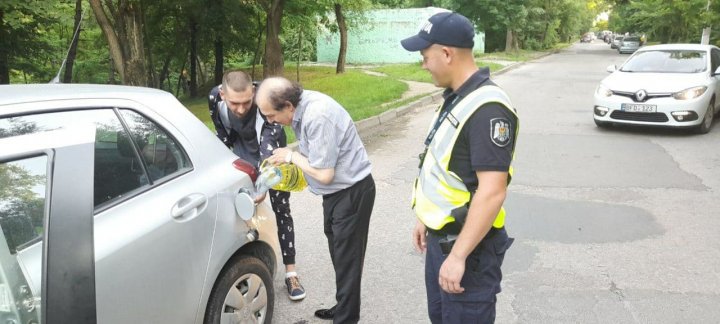 Mașina maestrului Nicolae Botgros, BLOCATĂ în mijlocul străzii. Cine l-a salvat