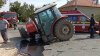 Tractor rupt în două de BMW, în România. Doi adulți și un copil au ajuns la spital (VIDEO)