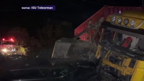 IMPACT VIOLENT între un microbuz și un TIR la Teleorman. Cinci persoane au murit, iar altele patru sunt în stare gravă
