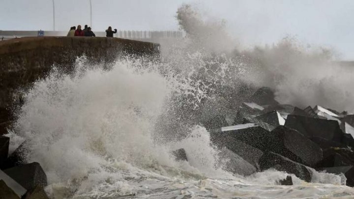 Uraganul Elsa, retrogradat în categoria furtunilor tropicale, se îndreaptă spre coastele Floridei