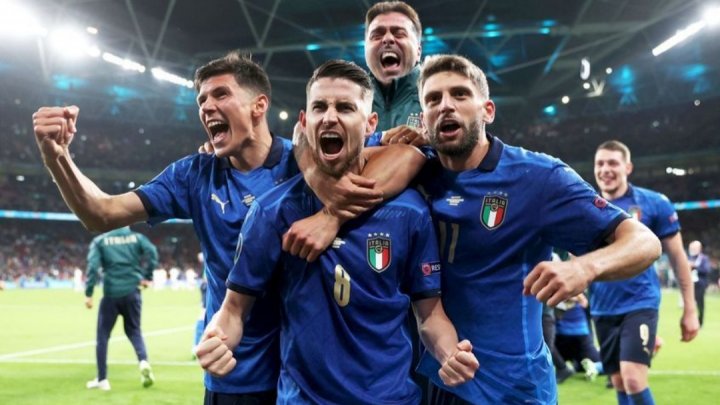 Italia este noua campioană europeană la fotbal. "Squadra Azzurra" s-a impus în faţa Angliei la penalty-uri cu scorul de 3-2